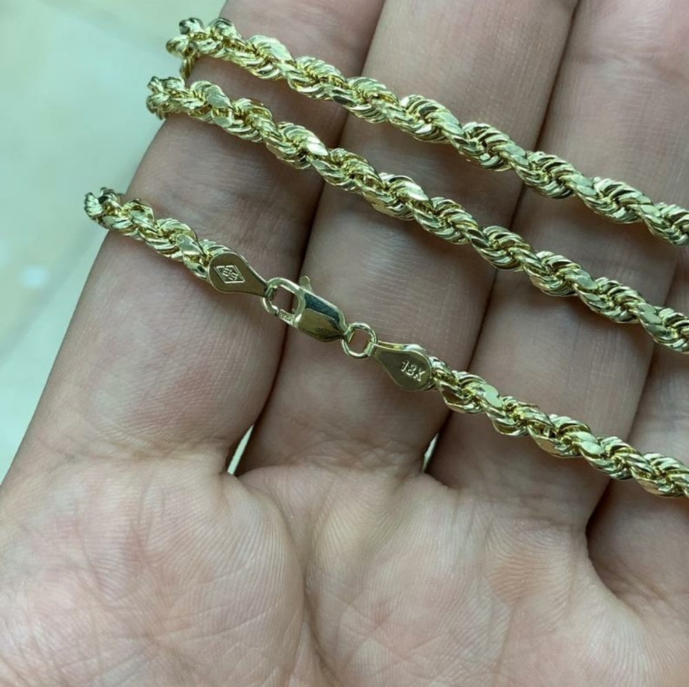 NWOT! 18K Twisted Rope Necklace - Picture 3 of 4